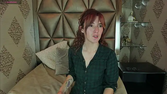 Snapshot of Kitty_Velvet_ chatting on 03/11/25, 06:30 Kitty Velvet online show from 03/11/25, 06:30