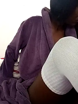 Missvixen81 online show from 10/31/25, 04:13