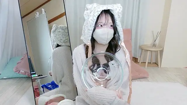 mami-pokoch online show from 10/23/25, 12:48