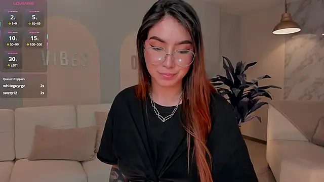 Snapshot of MaddisonCollins chatting on 03/19/25, 02:16 MaddisonCollins online show from 03/19/25, 02:16