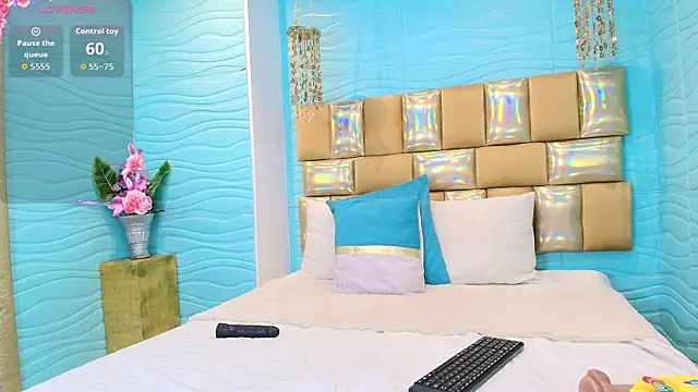 Mia Montess online show from 10/15/25, 01:00