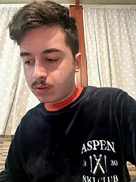 Snapshot of ategurl192 chatting on 12/16/25, 06:02 ategurl192 online show from 12/16/25, 06:02