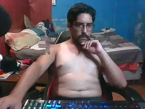 Snapshot of genganrr chatting on 03/05/25, 12:05 genganrr online show from 03/05/25, 12:05