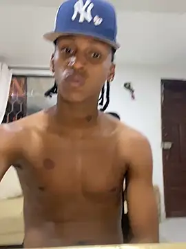 Snapshot of kyle_ivo00 chatting on 03/17/25, 06:07 kyle ivo00 online show from 03/17/25, 06:07