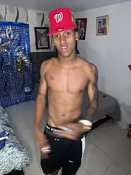 Snapshot of kyle_ivo00 chatting on 01/12/26, 04:39 kyle ivo00 online show from 01/12/26, 04:39