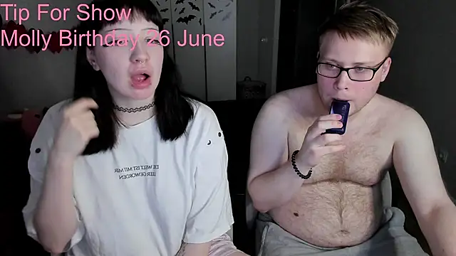 Snapshot of JayMollyy chatting on 05/30/26, 04:37 JayMollyy online show from 05/30/26, 04:37