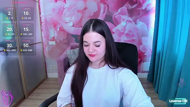 ElinaMils online show from 05/16/26, 06:32
