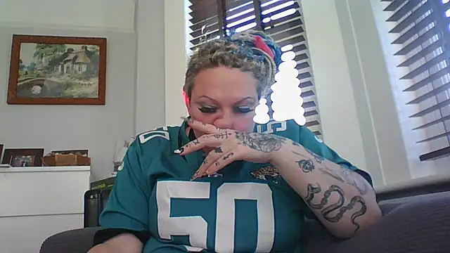 Snapshot of livieblainn chatting on 03/03/25, 03:53 livieblainn online show from 03/03/25, 03:53