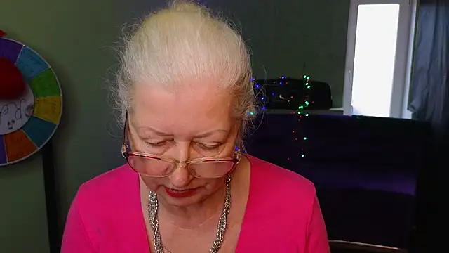 Maya Mayflower online show from 03/15/25, 12:34