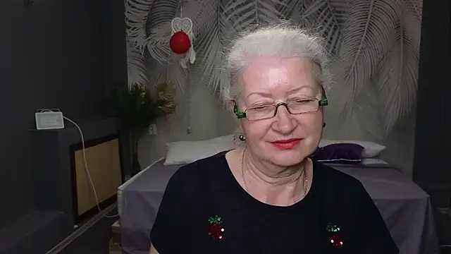 Maya Mayflower online show from 03/16/25, 12:33