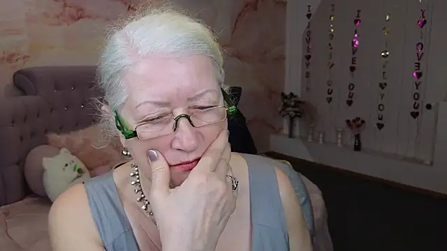 Maya Mayflower online show from 03/22/25, 12:25