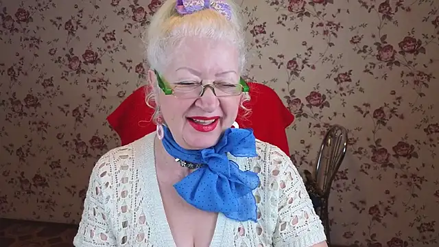 Maya Mayflower online show from 11/25/25, 04:01