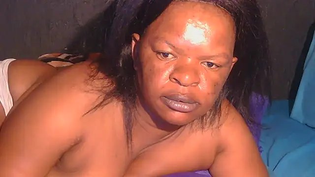 Snapshot of ebony_rose11 chatting on 02/10/26, 01:43 ebony rose11 online show from 02/10/26, 01:43