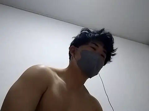 Snapshot of taaaaaa- chatting on 04/11/26, 01:26 taaaaaa- online show from 04/11/26, 01:26