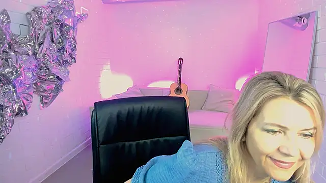 NicoleHitman online show from 06/21/26, 09:01