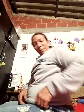 Antonela45 online show from 12/05/25, 03:04