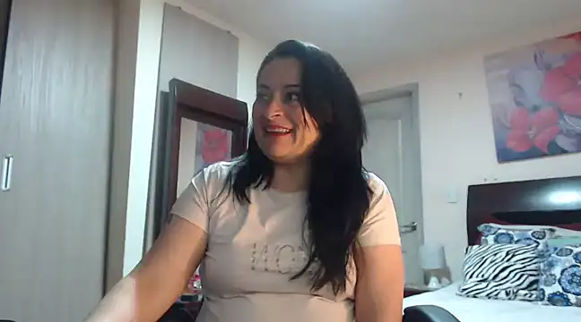 Snapshot of mia_florens chatting on 03/09/25, 02:07 mia florens online show from 03/09/25, 02:07
