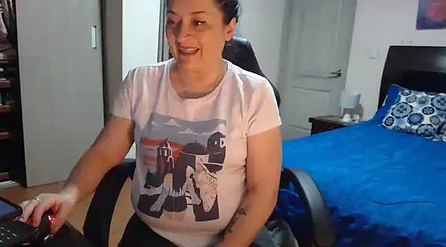Snapshot of mia_florens chatting on 03/19/25, 02:48 mia florens online show from 03/19/25, 02:48