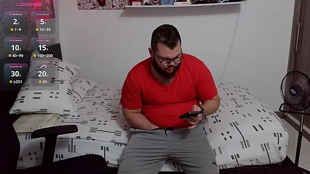 Snapshot of Edmund98 chatting on 02/01/26, 01:37 Edmund98 online show from 02/01/26, 01:37