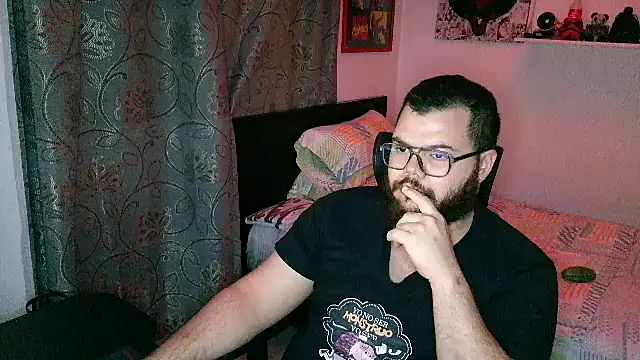 Snapshot of Edmund98 chatting on 02/18/26, 12:39 Edmund98 online show from 02/18/26, 12:39