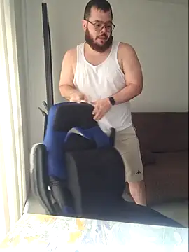 Snapshot of Edmund98 chatting on 02/20/26, 12:38 Edmund98 online show from 02/20/26, 12:38