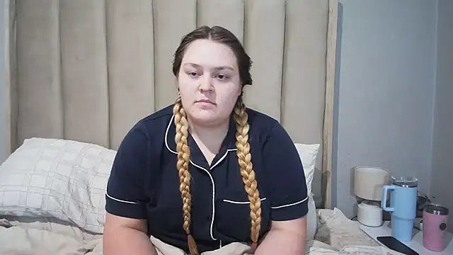 Snapshot of Neytjie chatting on 07/02/26, 06:03 Neytjie online show from 07/02/26, 06:03