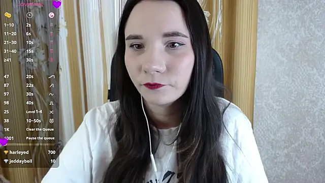 Snapshot of KateForLove chatting on 03/13/25, 01:29 KateForLove online show from 03/13/25, 01:29