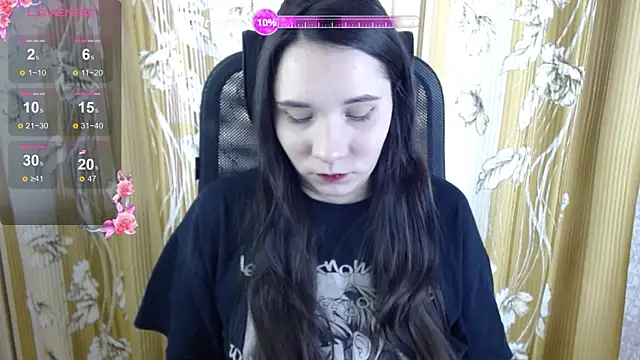 Snapshot of KateForLove chatting on 10/06/25, 12:24 KateForLove online show from 10/06/25, 12:24