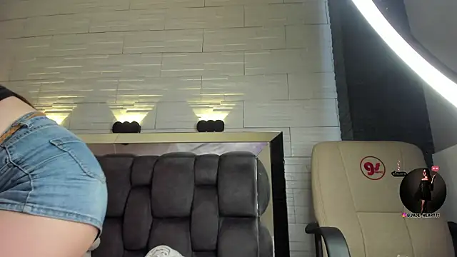 jade heartt online show from 12/22/25, 07:44