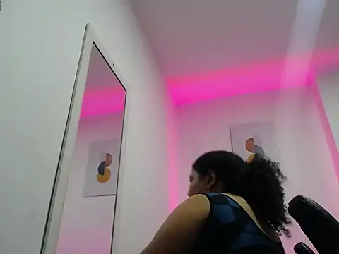 Ayliinn  online show from 06/07/26, 01:32