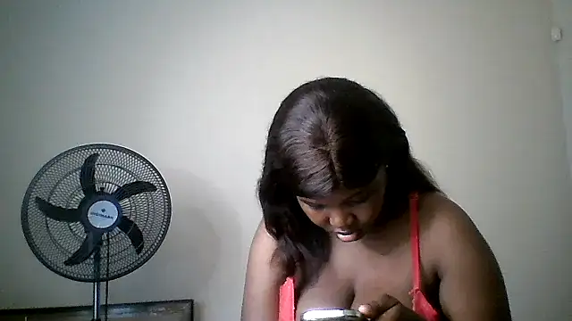 Snapshot of prettymonalisaRSA chatting on 02/02/26, 10:25 prettymonalisaRSA online show from 02/02/26, 10:25