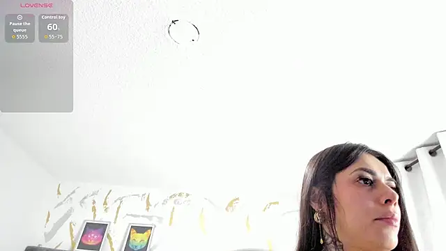 Snapshot of Cristal_Velle chatting on 11/04/25, 12:37 Cristal Velle online show from 11/04/25, 12:37