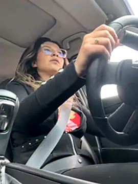 Isabella Varella online show from 11/26/25, 02:18