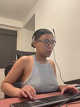 Snapshot of Melia_Rayne chatting on 03/27/26, 10:48 Melia Rayne online show from 03/27/26, 10:48