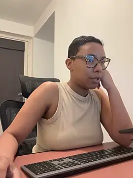 Snapshot of Melia_Rayne chatting on 04/02/26, 10:24 Melia Rayne online show from 04/02/26, 10:24