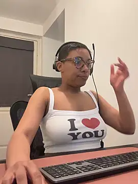 Snapshot of Melia_Rayne chatting on 04/03/26, 11:08 Melia Rayne online show from 04/03/26, 11:08
