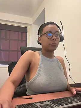 Snapshot of Melia_Rayne chatting on 04/08/26, 09:42 Melia Rayne online show from 04/08/26, 09:42
