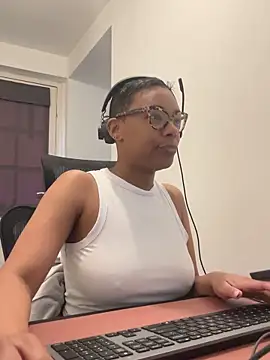 Snapshot of Melia_Rayne chatting on 04/09/26, 09:15 Melia Rayne online show from 04/09/26, 09:15
