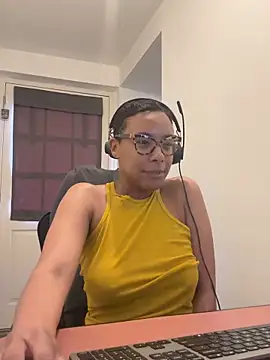 Snapshot of Melia_Rayne chatting on 04/23/26, 09:52 Melia Rayne online show from 04/23/26, 09:52