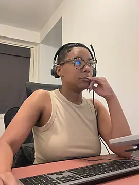 Snapshot of Melia_Rayne chatting on 05/11/26, 09:48 Melia Rayne online show from 05/11/26, 09:48