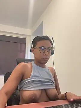 Snapshot of Melia_Rayne chatting on 07/16/26, 09:15 Melia Rayne online show from 07/16/26, 09:15