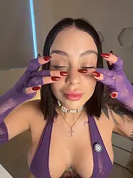 Snapshot of ValentinaMilann chatting on 04/05/26, 07:22 ValentinaMilann online show from 04/05/26, 07:22