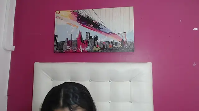 Snapshot of tiny_sarah1 chatting on 03/19/25, 09:05 tiny sarah1 online show from 03/19/25, 09:05