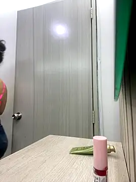 Snapshot of isabella_winkler chatting on 10/23/25, 02:49 isabella winkler online show from 10/23/25, 02:49