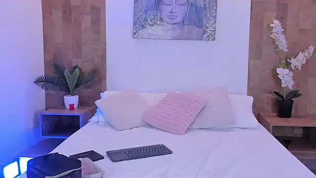 Snapshot of isabella_winkler chatting on 07/07/26, 10:52 isabella winkler online show from 07/07/26, 10:52