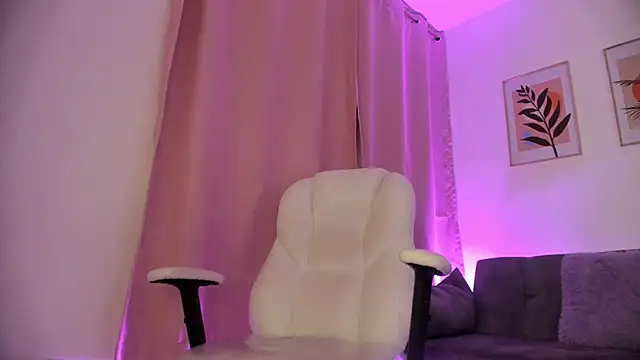 gaaby foxx online show from 06/12/26, 04:11