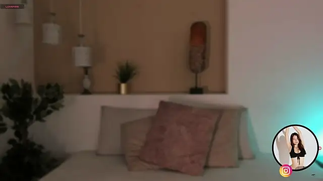 alison222  online show from 10/13/25, 07:47