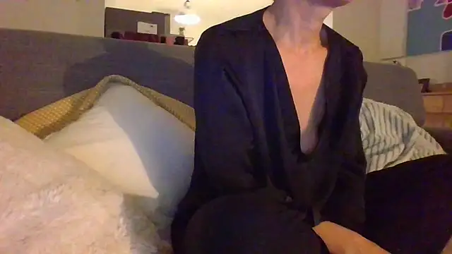 Valentinette online show from 11/26/25, 08:32