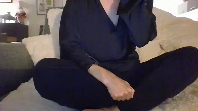 Valentinette online show from 12/15/25, 08:46