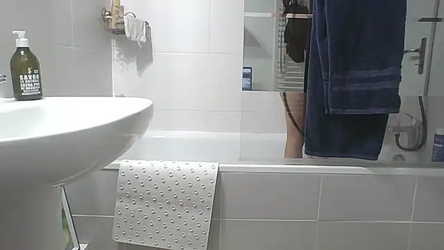 Snapshot of Valentinette chatting on 06/11/26, 05:27 Valentinette online show from 06/11/26, 05:27